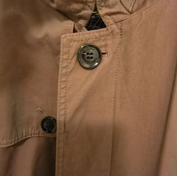 Burberry Trench Coat Large - Picture 8 of 14